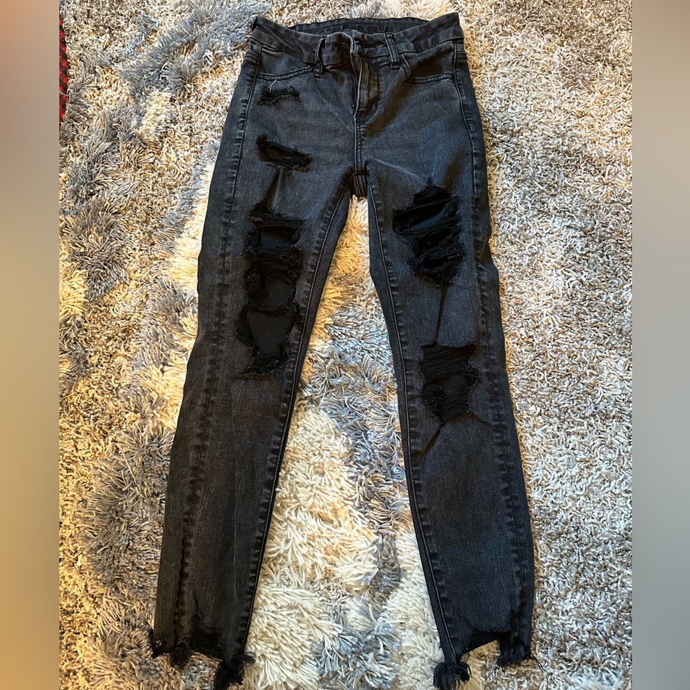 American Eagle Size 4 Regular Forever Soft Black Distressed Skinny Jeans